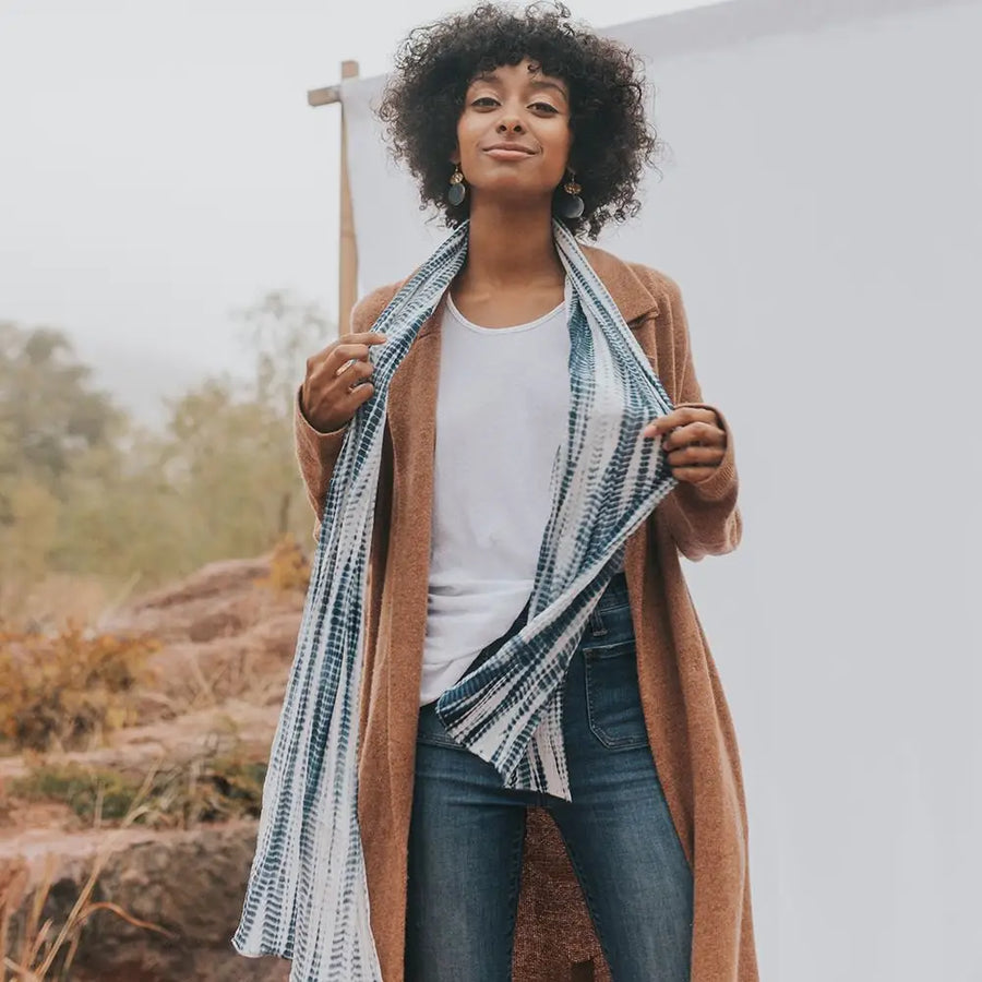 White cotton scarf to tie deals dye